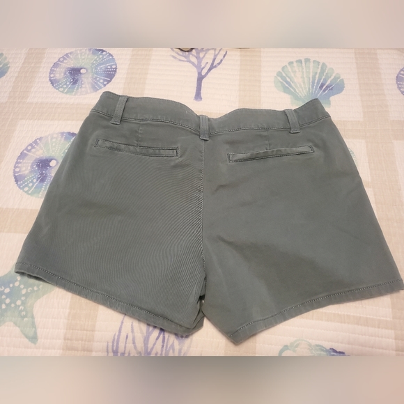2 pairs of SO shorts size 11 tan and green - Picture 5 of 12